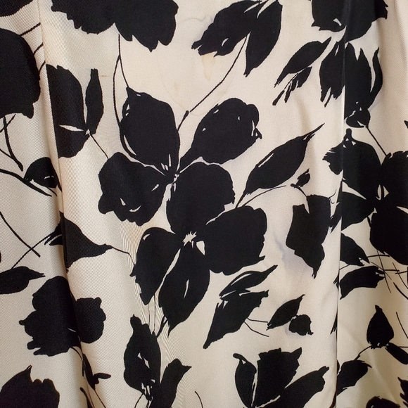 Ann Taylor Black and White Graphic Floral Silhouette Spaghetti Strap Silk Dress - Picture 7 of 9